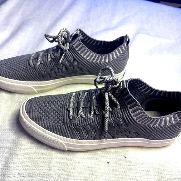 Blowfish Slip-On smeakers - Picture 2 of 5